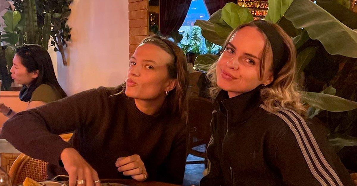 [To learn English]
London-based couple S