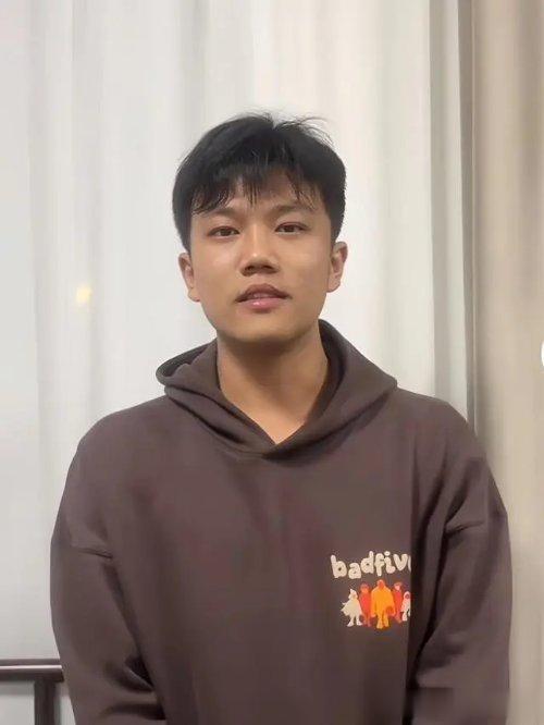 解清帅全家上阵直播带货引争议：寻亲只为上链接？近日，“富豪之子”解清帅在没有任何