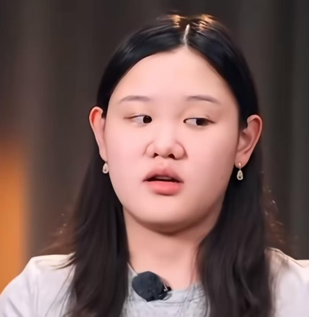 有些女孩天生就不是享福的命，
看看奥运冠军张家齐就知道了，
她2004年出生于北