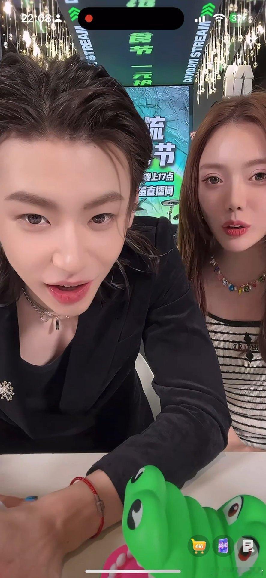 小鬼直播 小鬼王琳凯直播金句频出：长大不是推开哥哥，是哥哥没用了？呜呜呜太好哭了