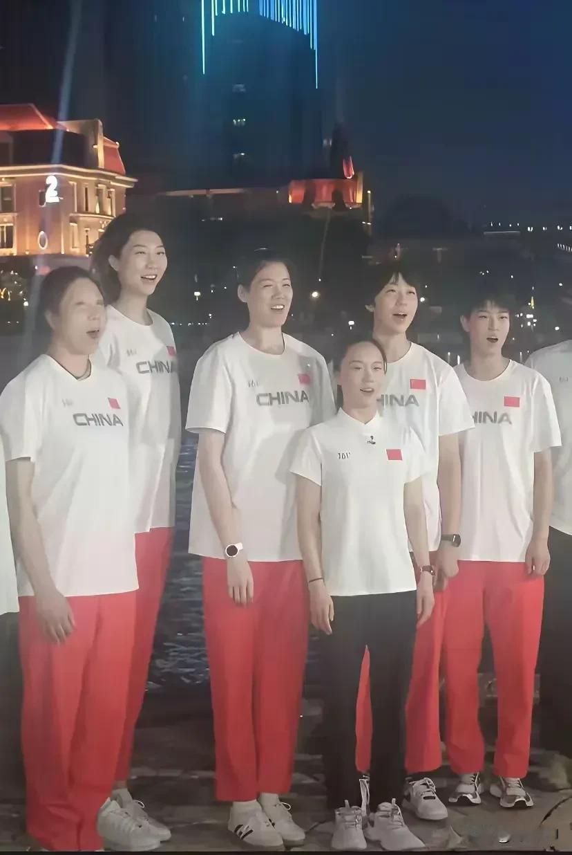 中国🇨🇳女排各个位置评价
       VNL世界女排联赛总决赛结束了，回顾