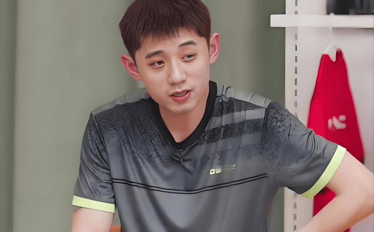 张继科回应景区落水我当时在瀑布前给朋友拍照被人一脚踹下了水
张继科在福建白云山拍