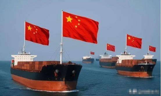 如果霍尔木兹海峡可以任意收取通行费，世界将开启国际航道收费之先河。
 
首先得说