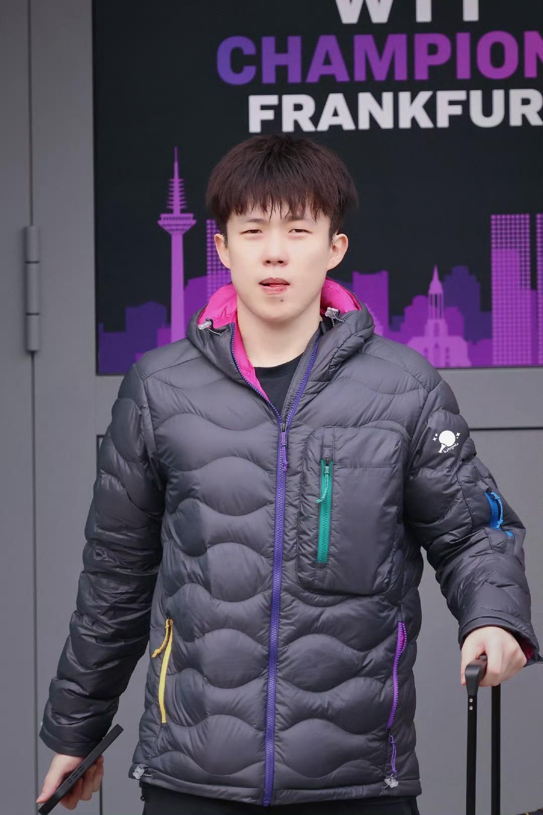 未来，一定要健康涨球，记得开开心心快快乐乐！[努力] ​​​