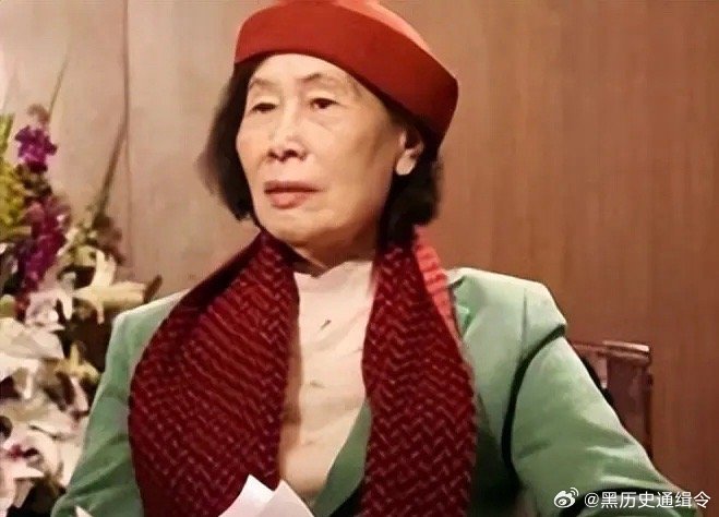 2003年，徐悲鸿的女儿收到了同父异母的弟弟送来的一个皮箱，只见里面都是一元两元