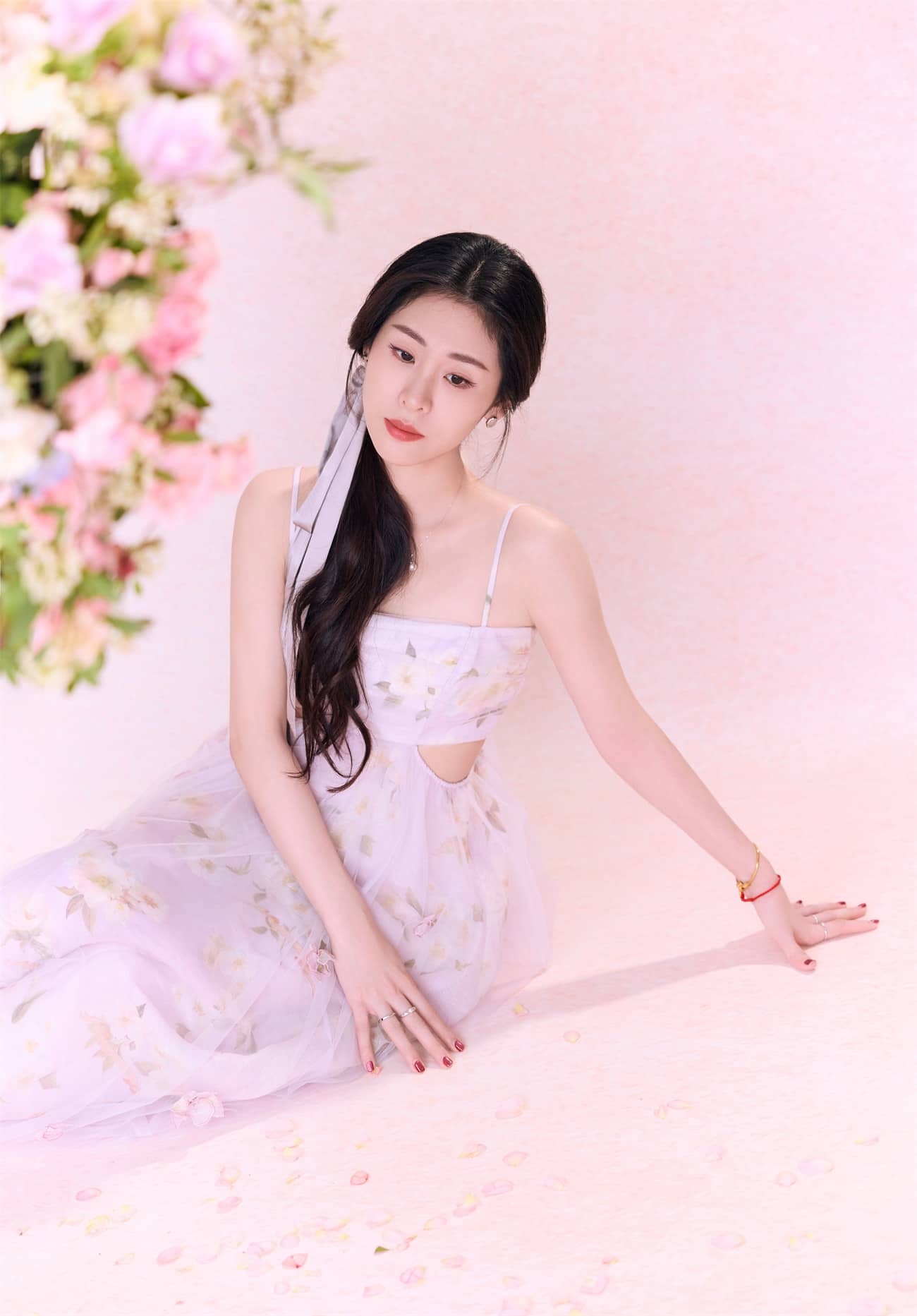 张碧晨，柔光倩影，恬静舒然 ​​​