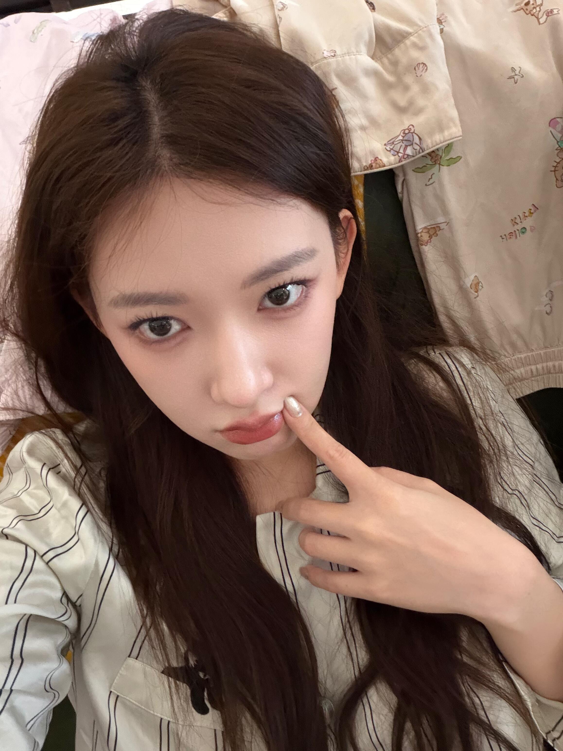 最新潇息 程潇最新生活照顶级神颜潇潇🤳 