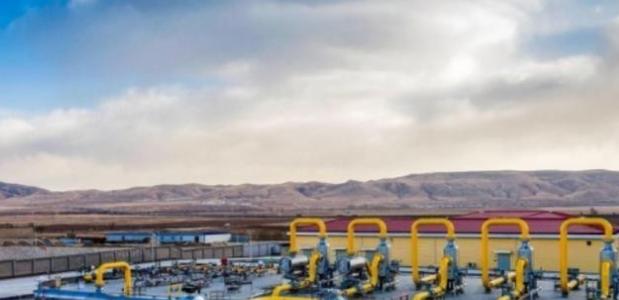 沙俄割走一百五十万平方公里，中国人记了一百多年，可今天，俄罗斯的油，中国的路；俄