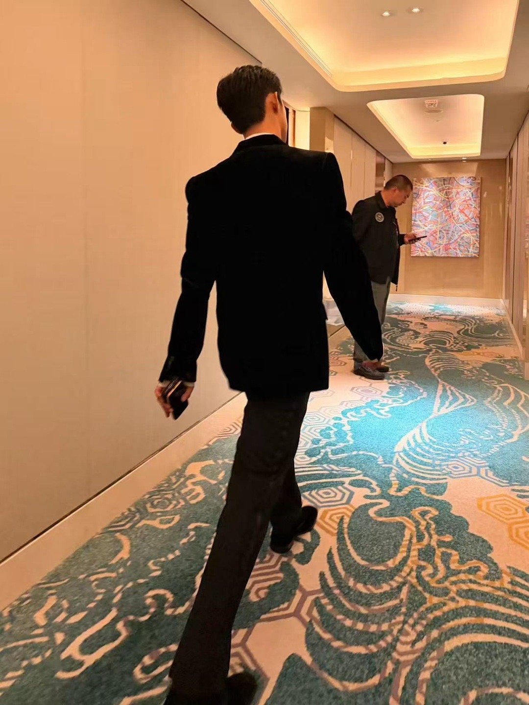 女友视角解锁和黄景瑜过情人节 晚上安静睡颜的描述好温馨，睫毛长长的细节很有画面感