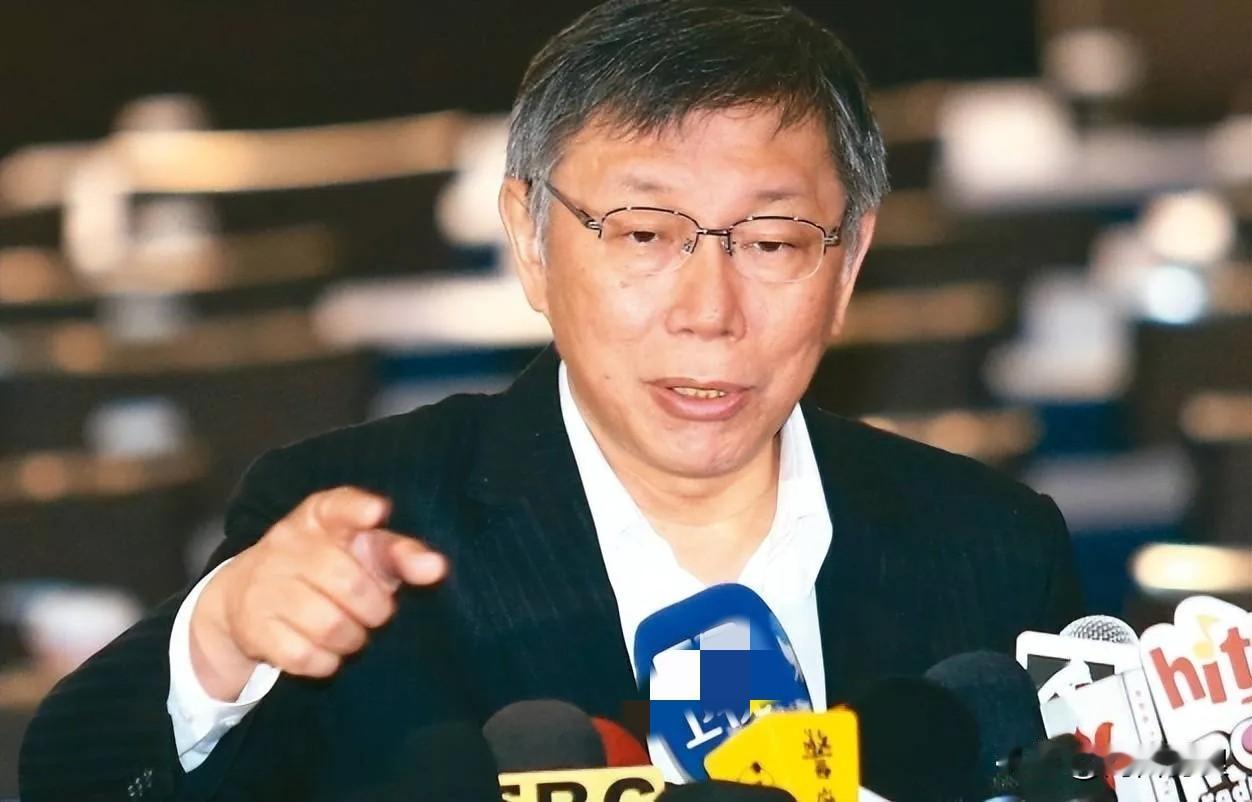 柯文哲一年的牢没有白坐？想用卑躬屈膝来换取自由？

看来这牢狱的一年，不仅没让柯