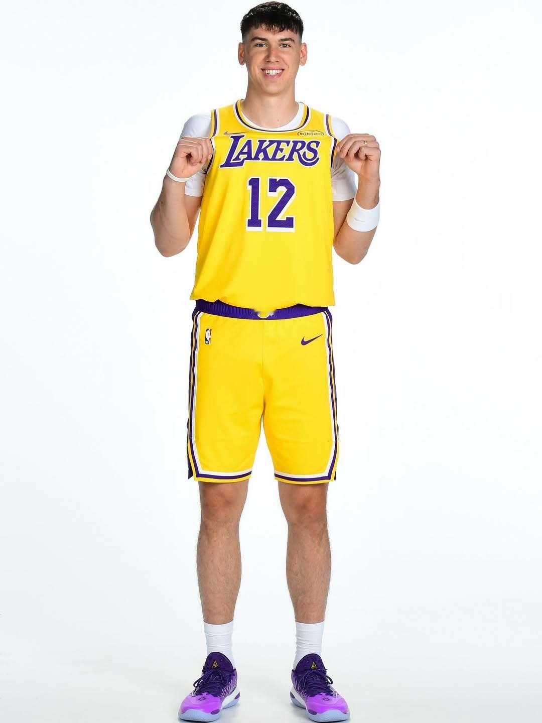 拉拉维亚更新ins：“Year 4🚀”杰克·拉拉维亚湖人国度 ​​​
