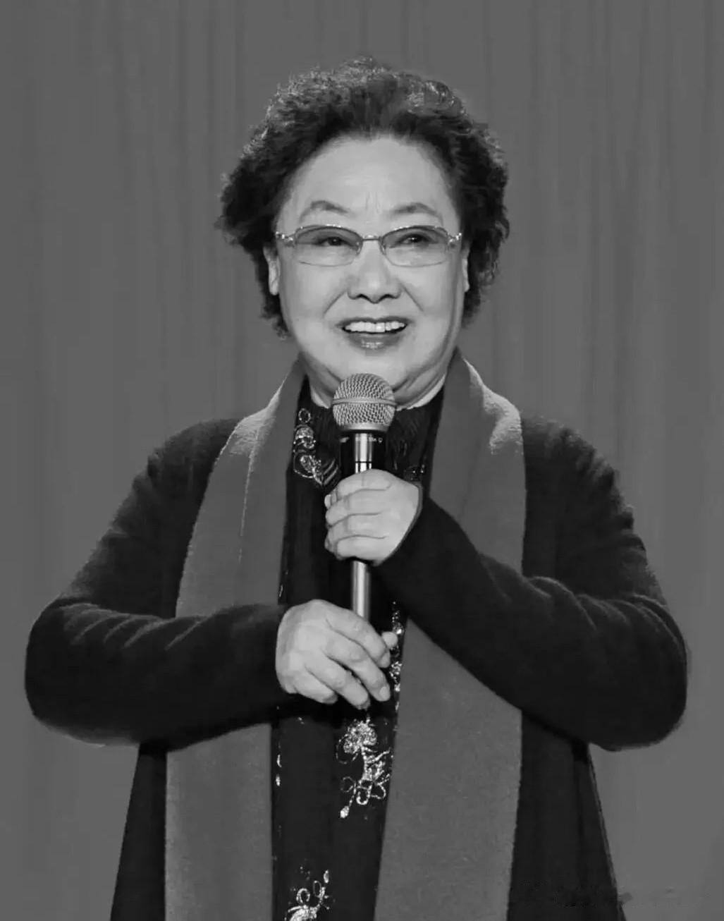 悼念人民艺术家郭兰英

      惊悉人民艺术家郭兰英离世，深感遗憾。
   