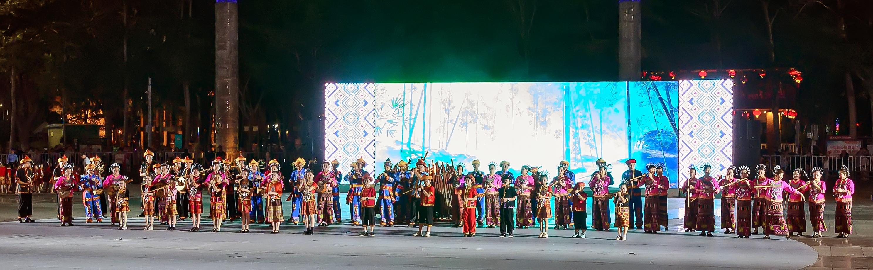 保亭三月三。2025年海南黎苗族传统节日“三月三”保亭分会场文艺演出。