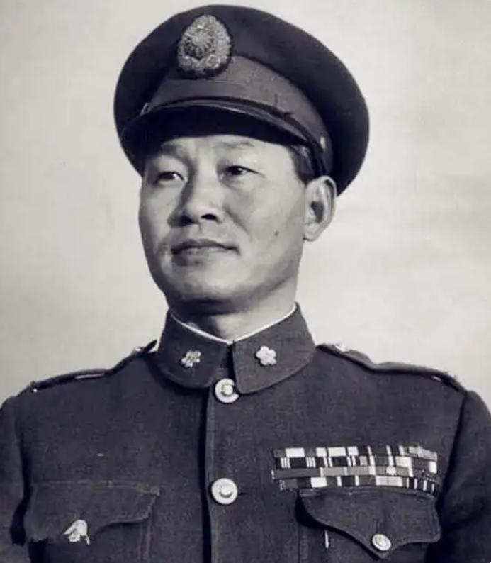 1942年，美国记者为了羞辱中国军人，便故意问孙立人：“中国人在印度到处偷汽车的