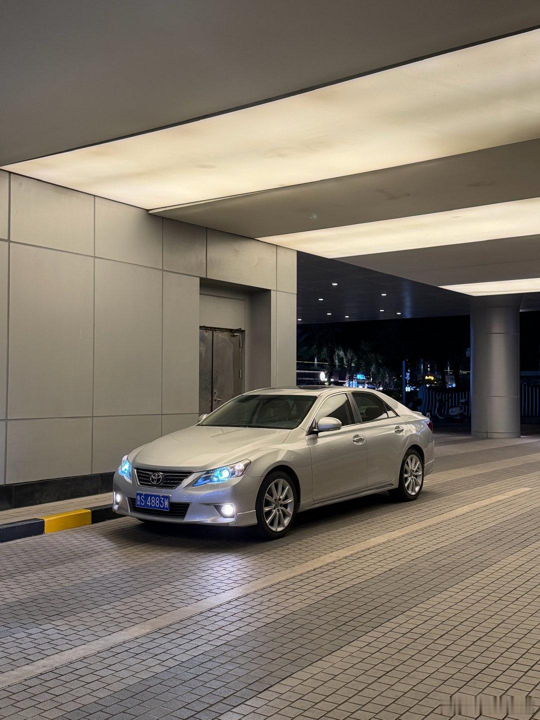 今天驾驶丰田牌汽车 