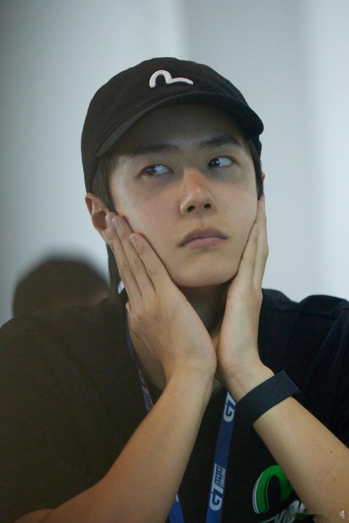 #王一博一人千面具象化##王一博的又一次跨界尝试#王一博一人千面的特质引人入胜，