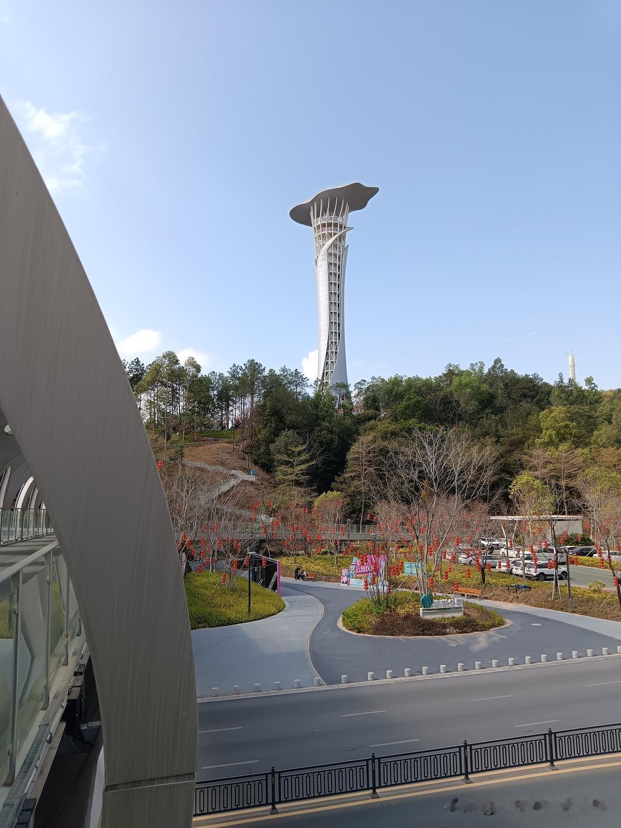 茂名信宜的城市建设足以超越不少地级市。不少人认为茂名下辖的信宜不过是个地处偏僻的