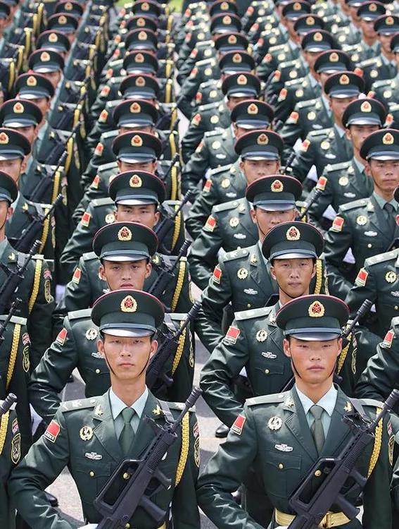 在他之前，军人的地位是很低的。而他亲手，将军人带到了一个崇高的地位。


在过去