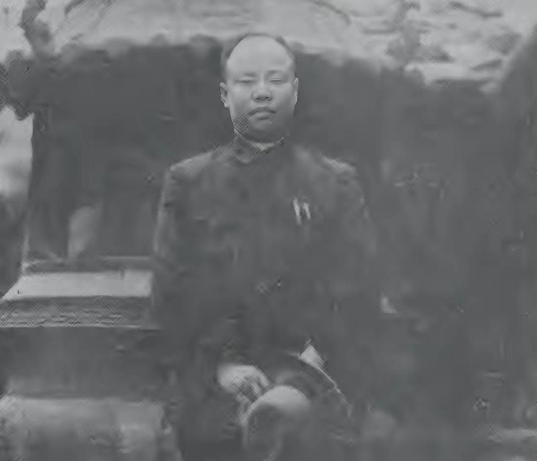 1943年，宋美龄访美归来，满心以为蒋介石会亲自接机。结果飞机一落地，只见侍卫长