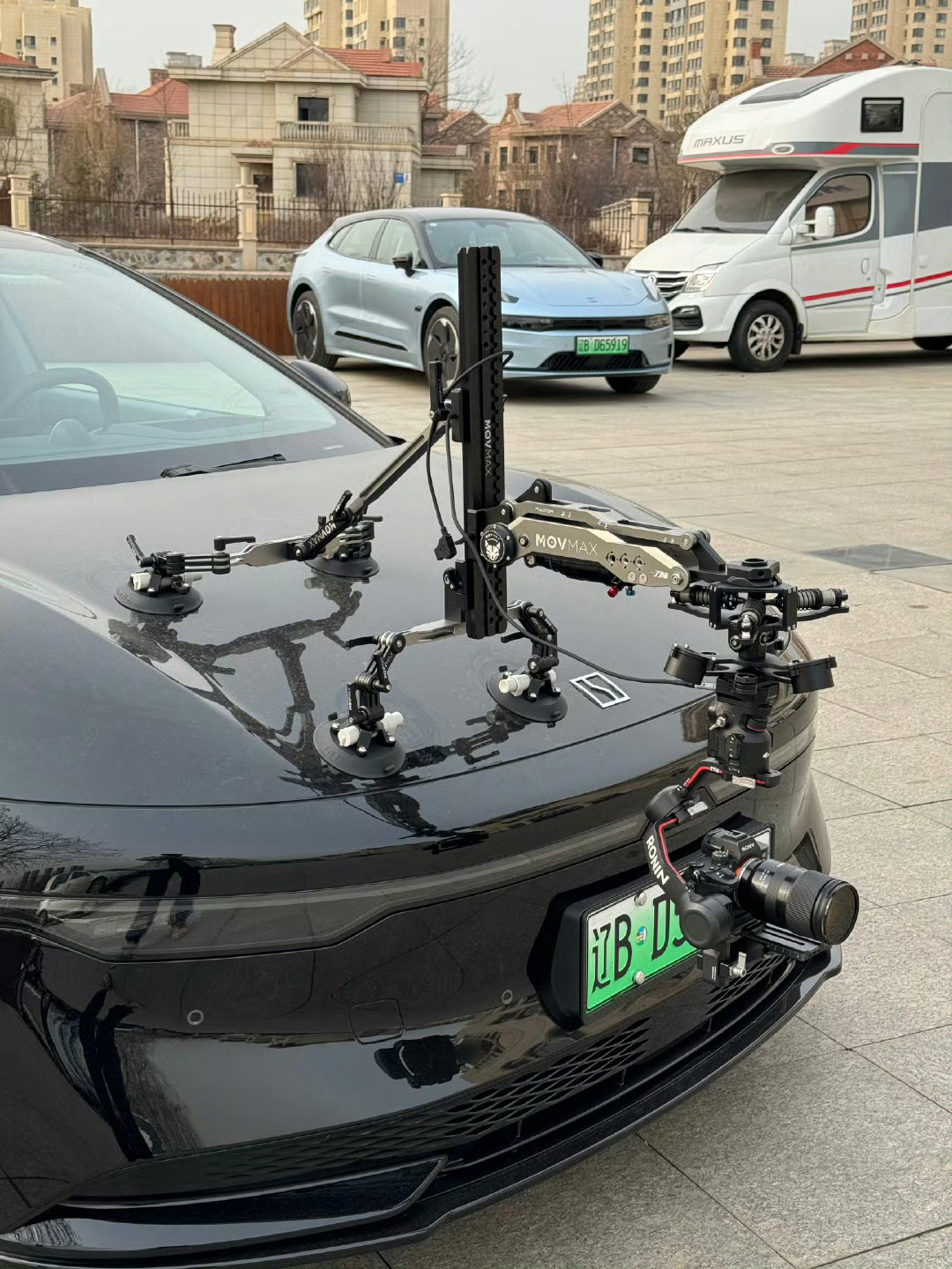 今天公司有个老弟说想买台车，我问他啥车？他说宝马5系。我问他你有多少钱？他说能凑