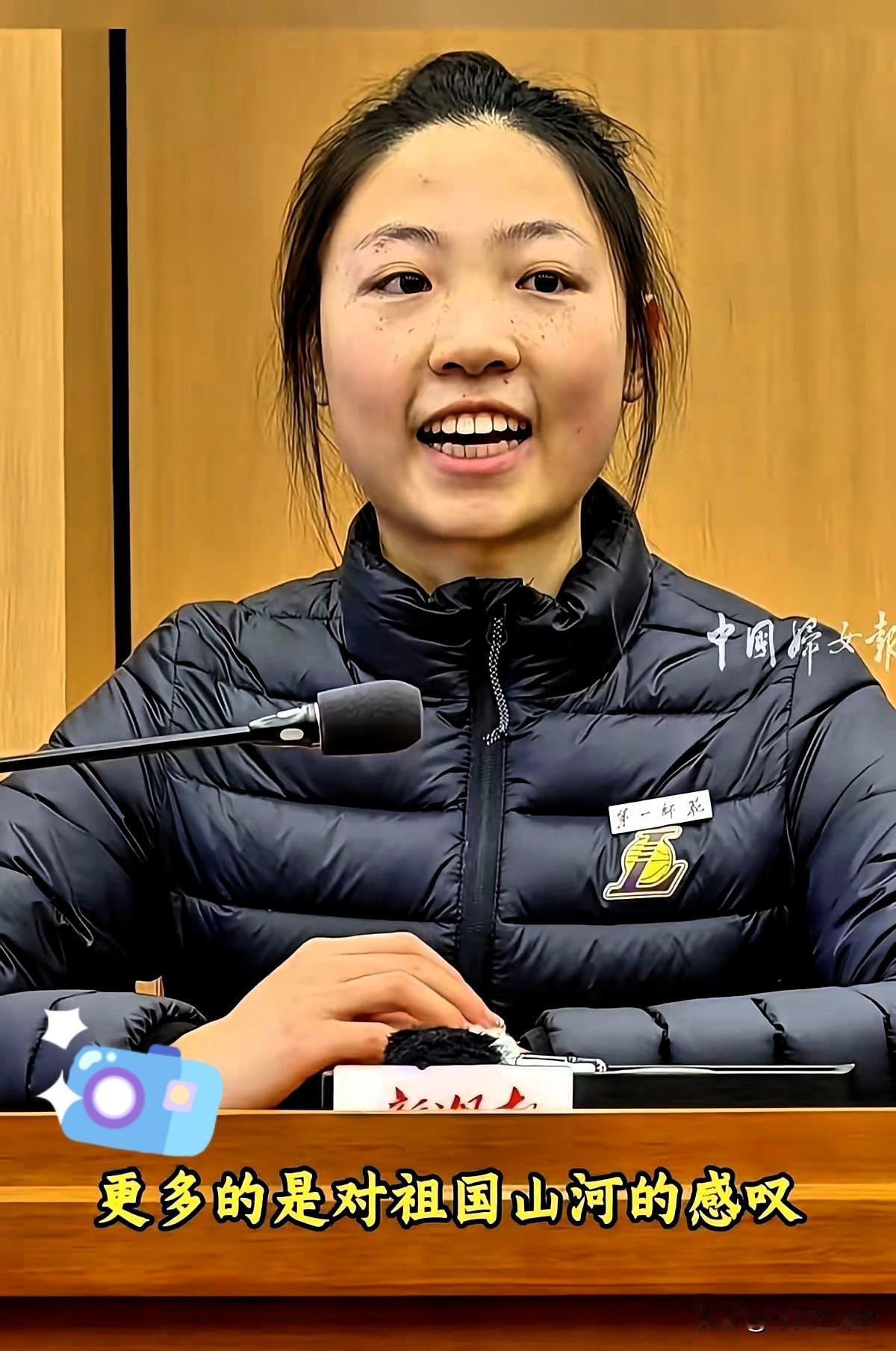 我敢说，这几天全网起鸡皮疙瘩最多的事儿，就是这个了。
一个普普通通的大学生，站在