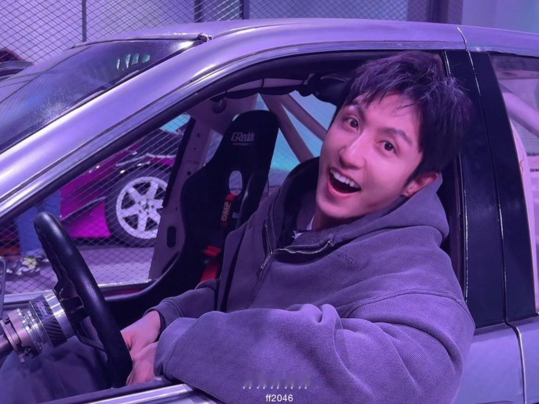黄景瑜世萌一[么么哒][么么哒][么么哒][么么哒]谁让黄景瑜林一比心的黄景瑜[