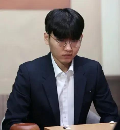 韩国MZ棋战~小申再败老姜




韩国MZ超级擂台赛是去年新推出的一项大赛，按