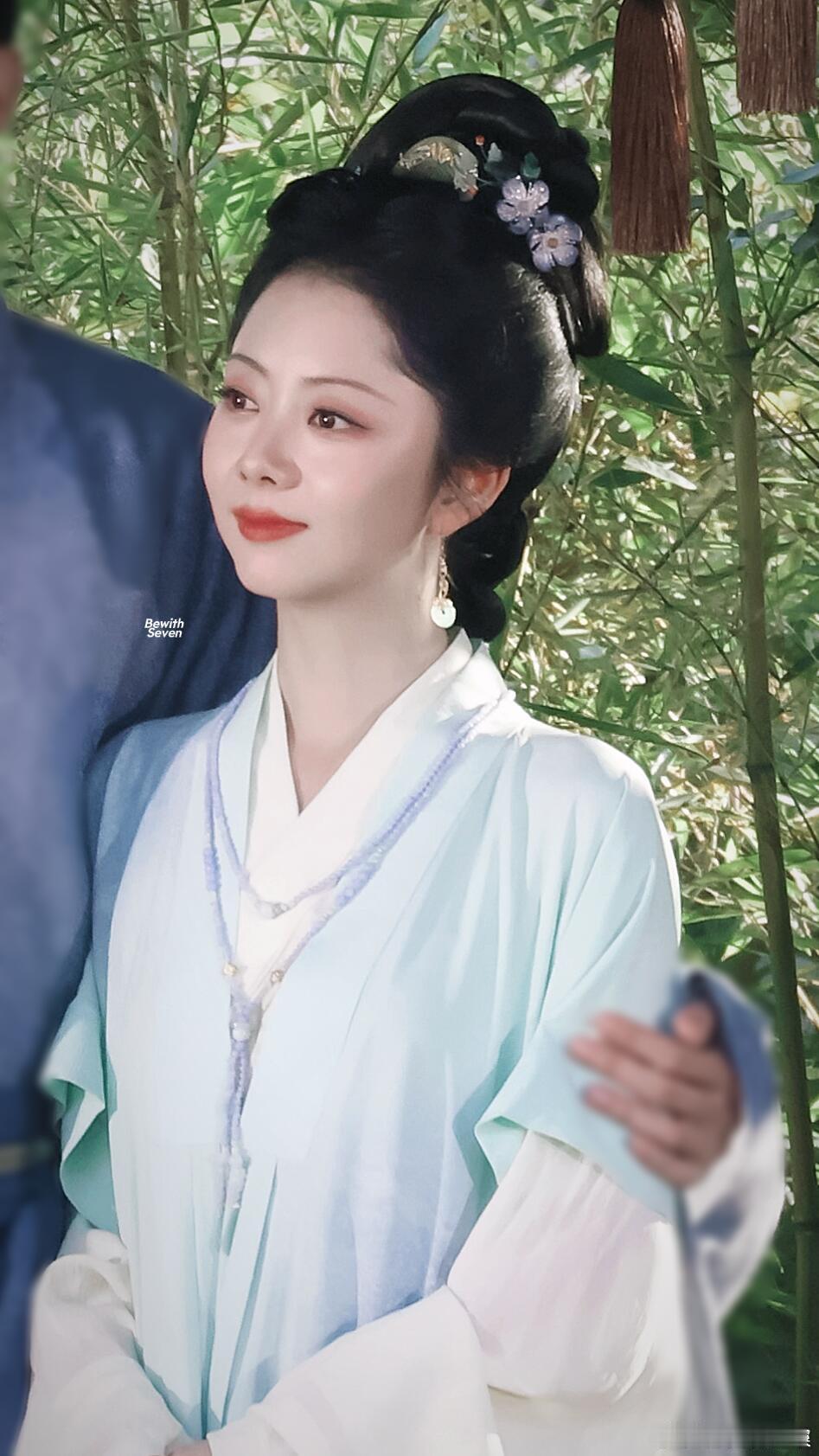 谭松韵兰香如故这两个妆造谭松韵在我审美点上做CPR了谭松韵适配度超高的两套妆造，