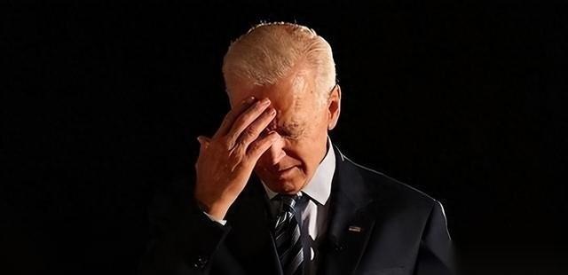 111亿美元！特朗普赶在2025年岁尾，甩出了史上最大一笔对台军售单子。海马斯、