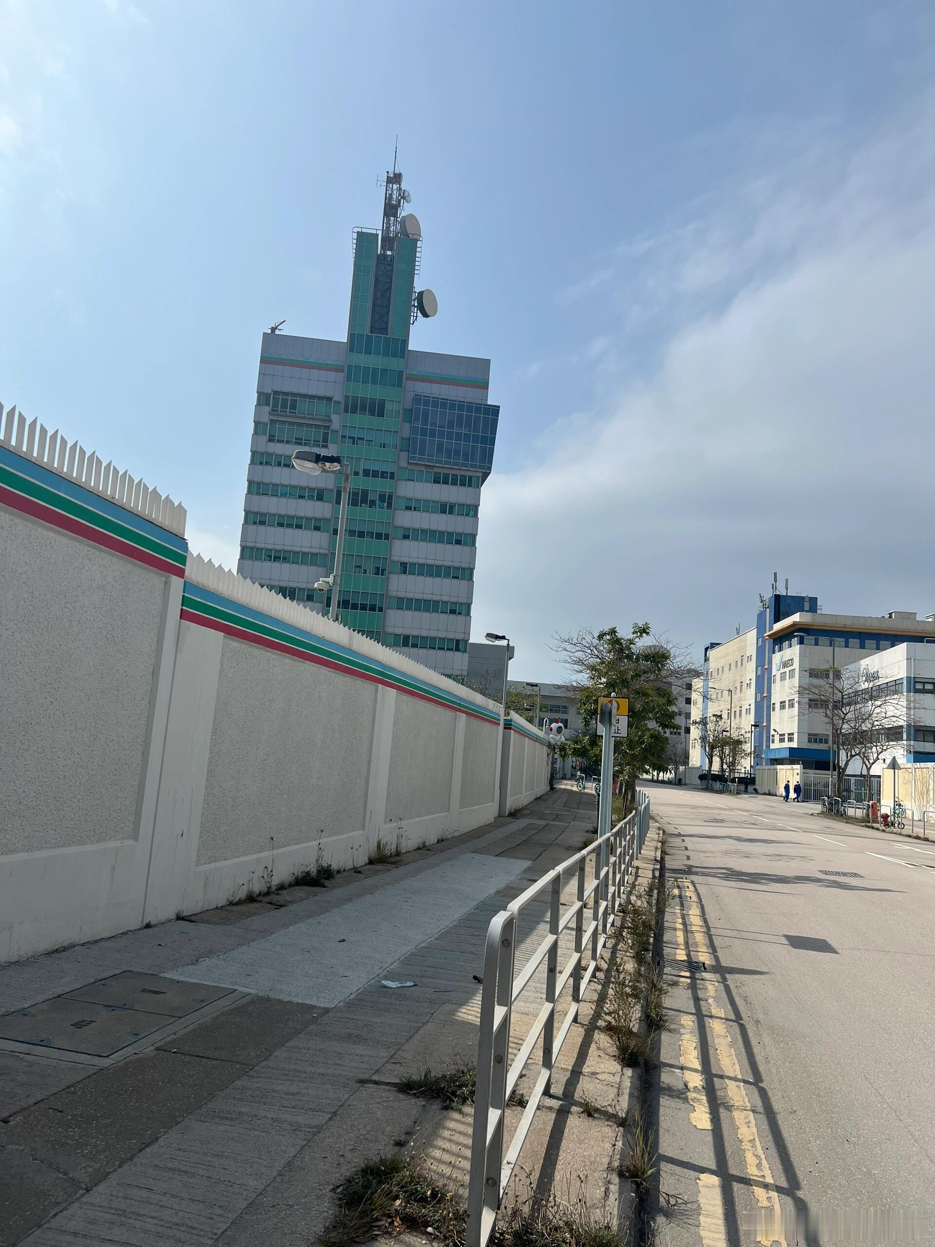 TVB从电视台转型娱乐集团从小到大追的剧全是TVB给的回忆，本来还怕老台慢慢淡出