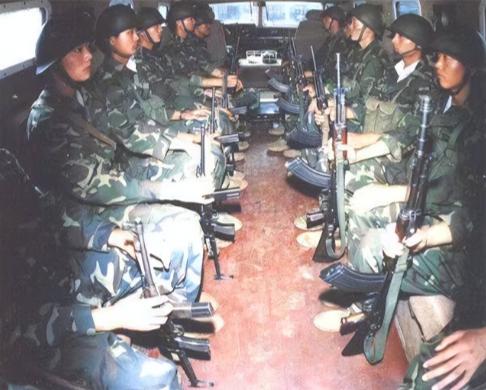 1992年，100多辆军车开往中越边境，就在越南紧急备战的时候，才发现枪口对准的