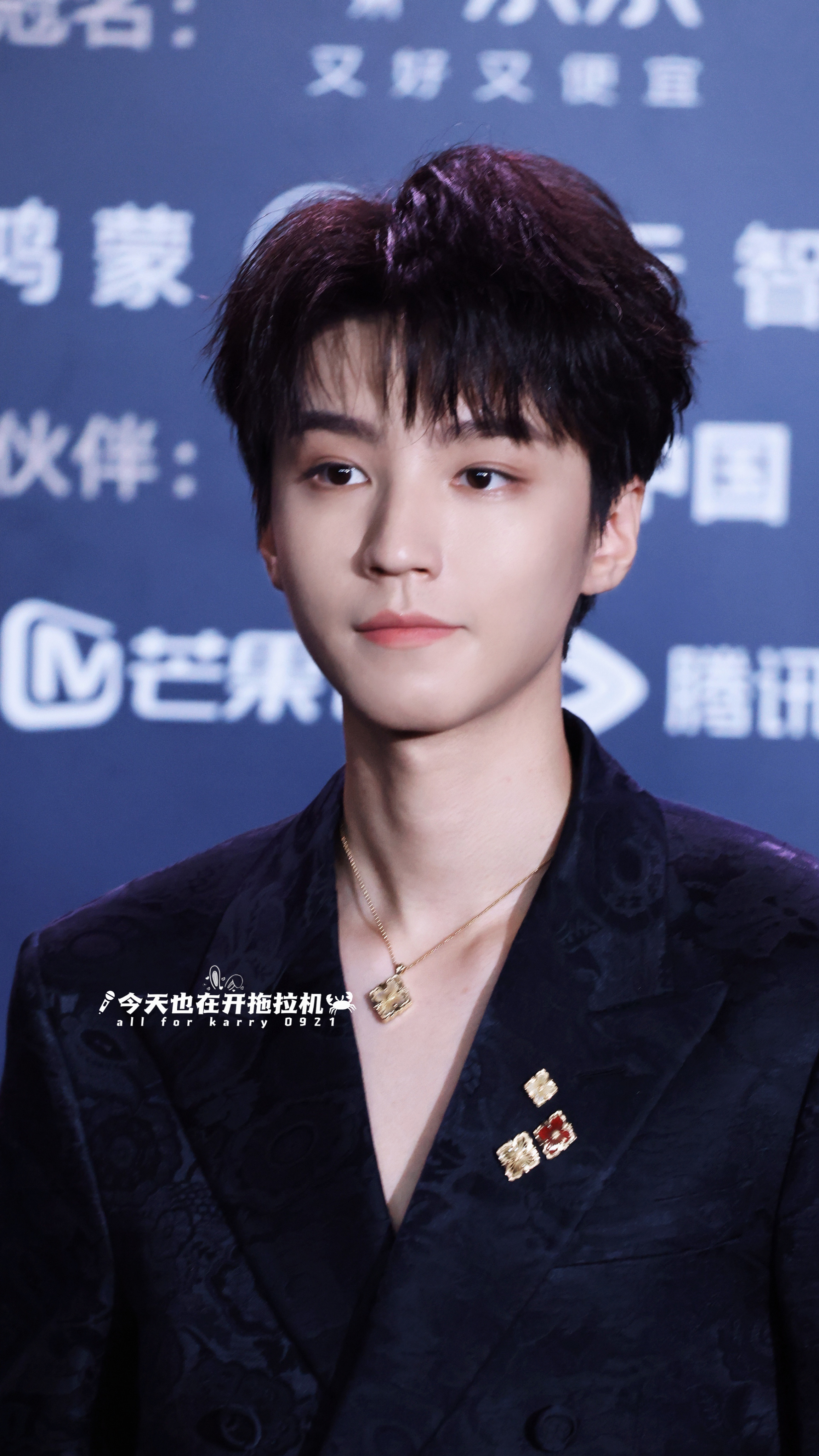 王俊凯首张同名专辑WJK🩵腾讯音乐由你榜 遇见你，如鲸向海，似鸟投林，不可避免