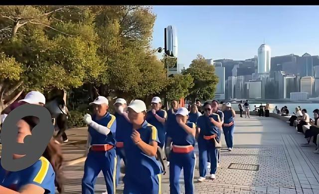 为什么现在仍然有很多香港人对内地有仇视感？其实很多香港人并不是仇视内地人，而是仇