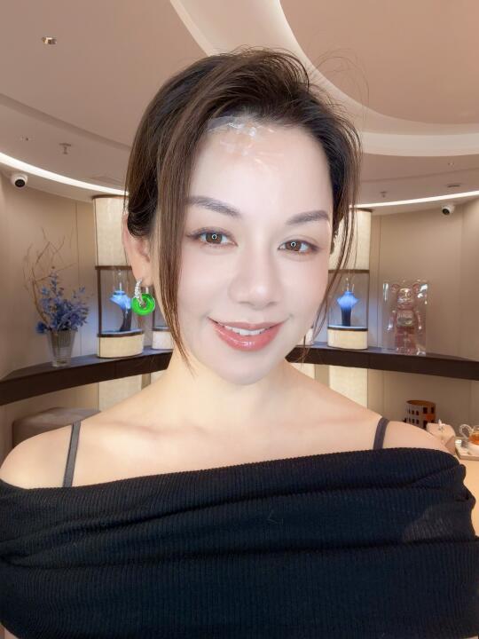 这耳环的颜色，真的，不知道怎么形容啊！