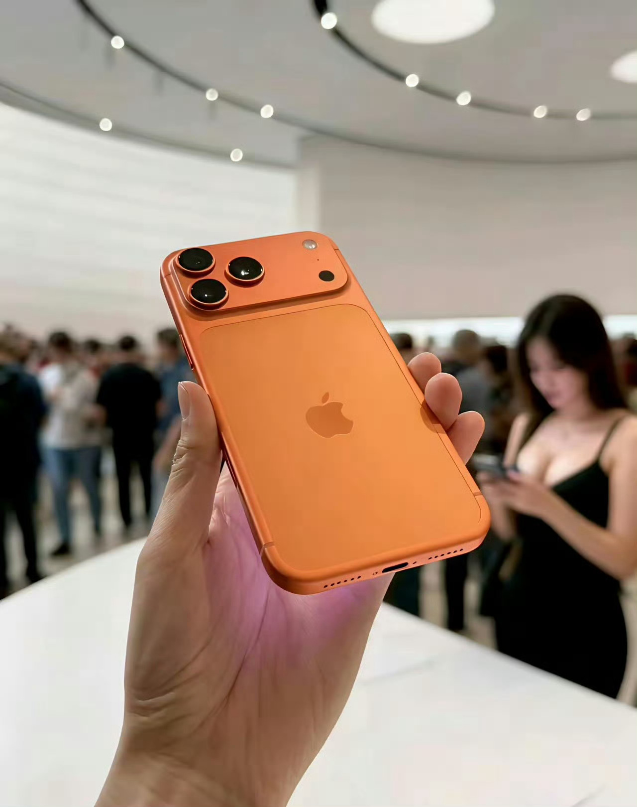 iPhone17Air和iPhone6对比 数码行业现在都这么卷了么[跪了] ​