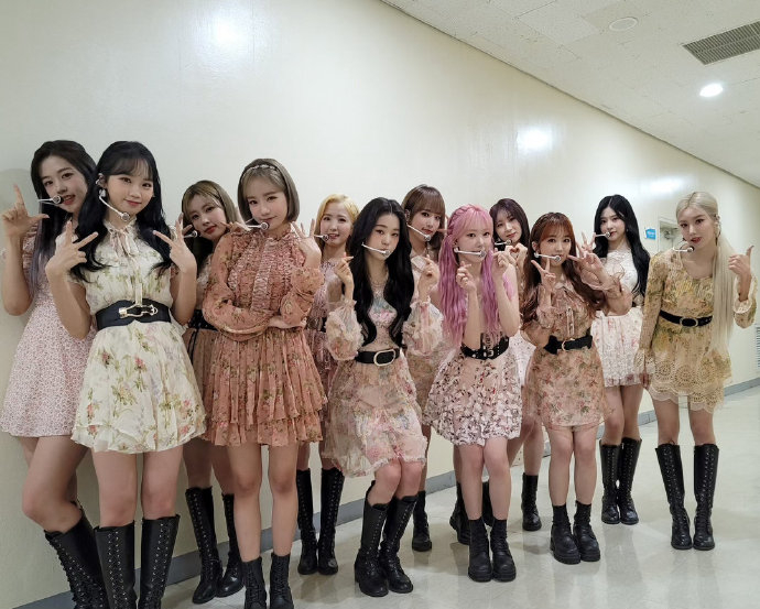 IZONE聚会 恩妃ins快拍和柔理、yena、珉周、采源、hitomi和nak