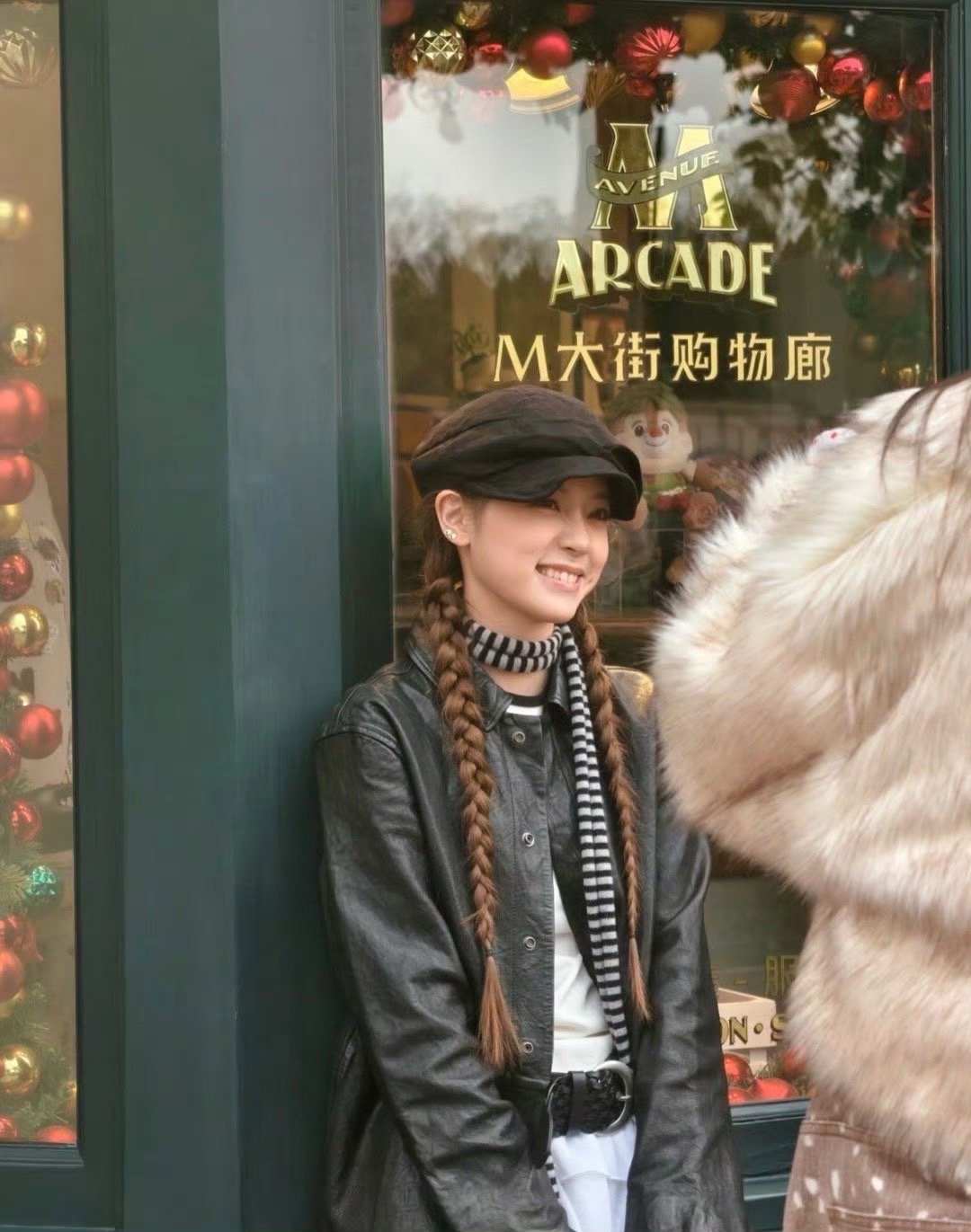 欧阳娜娜在逃千禧辣妹欧阳娜娜在逃千禧辣妹，也太元气了吧，活人感拉满