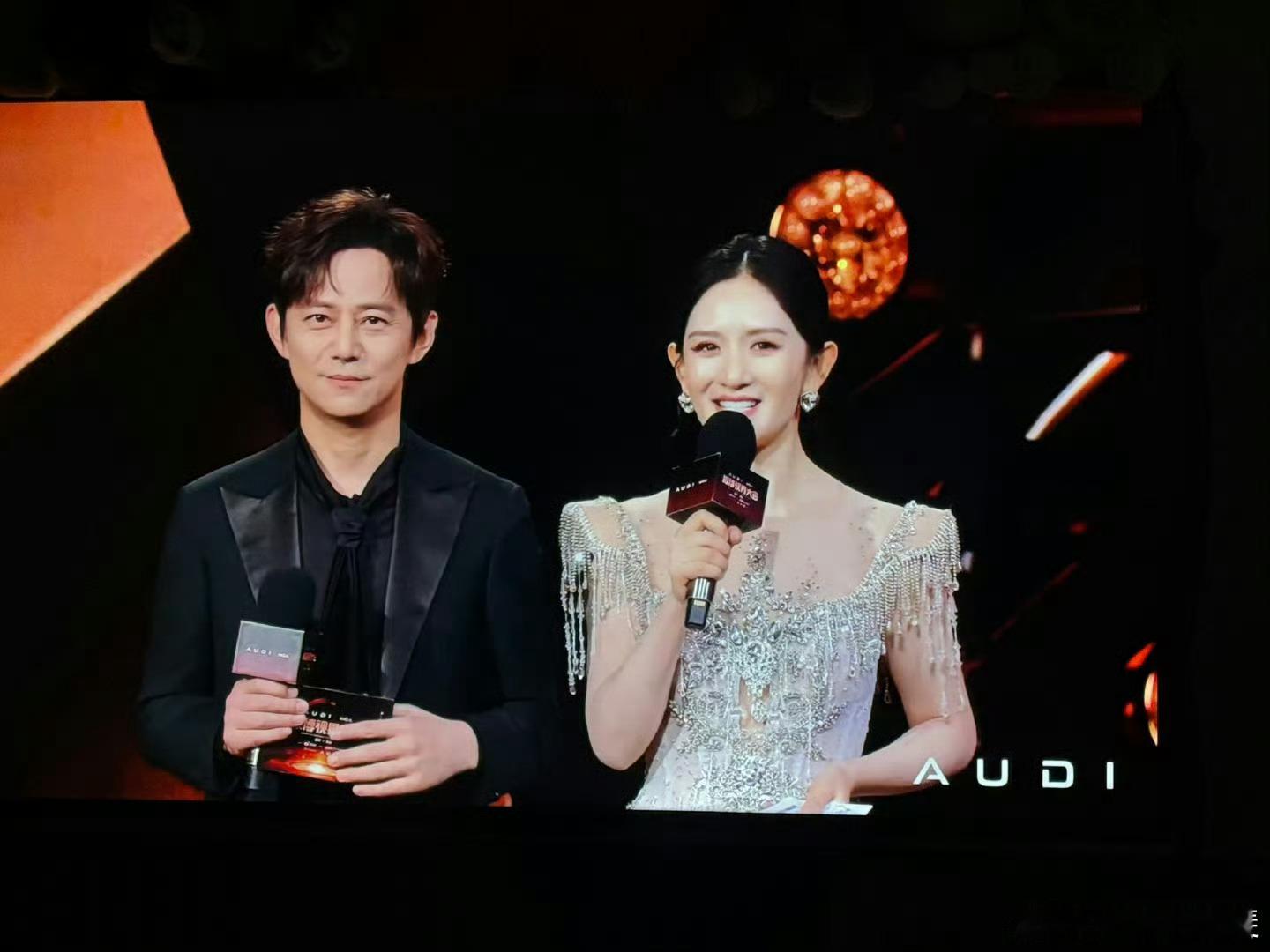 何炅谢娜一出场我的青春回来了 ​​​