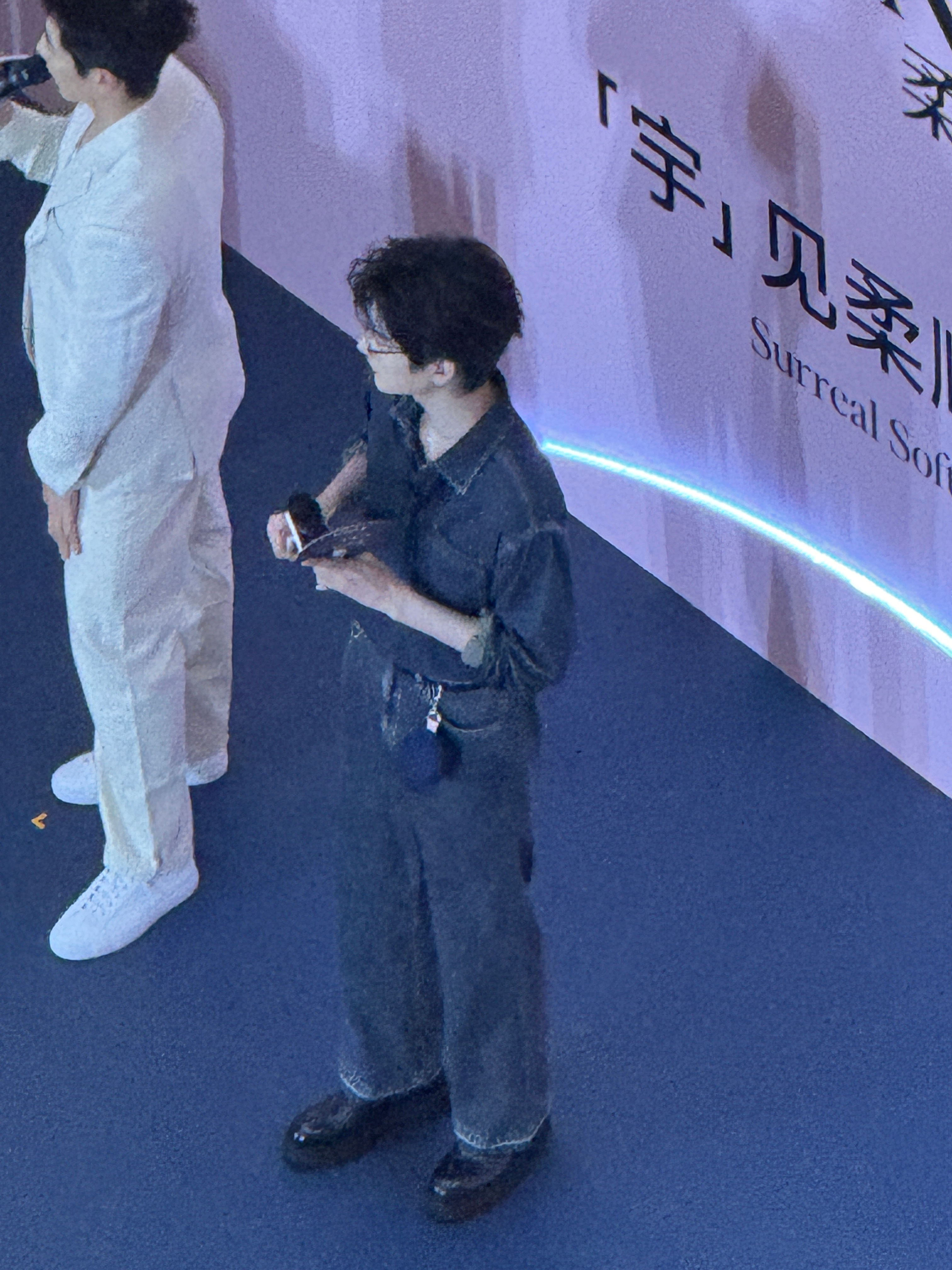 撕漫男走进现实了完全….unove柔诺伊护发代言人周柯宇 .周柯宇小城春色 ​​