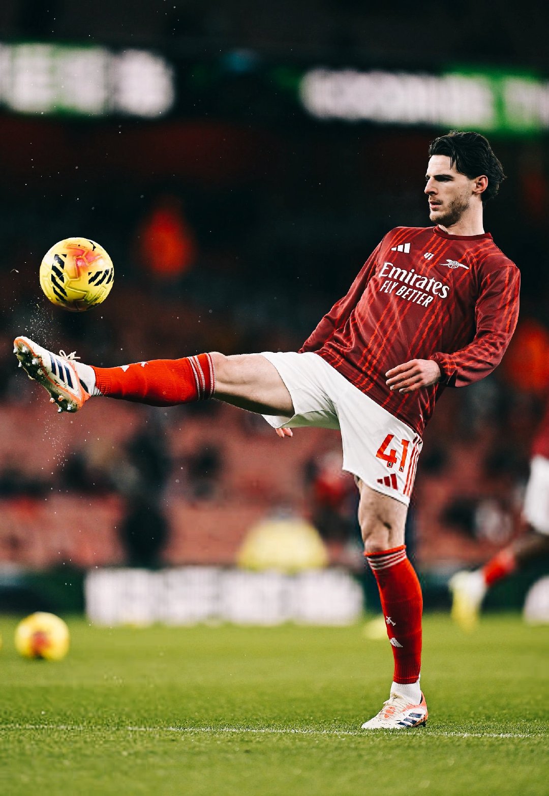 记者Ryan Taylor消息，阿森纳方面乐观地认为，德克兰·赖斯在对阵布伦特福