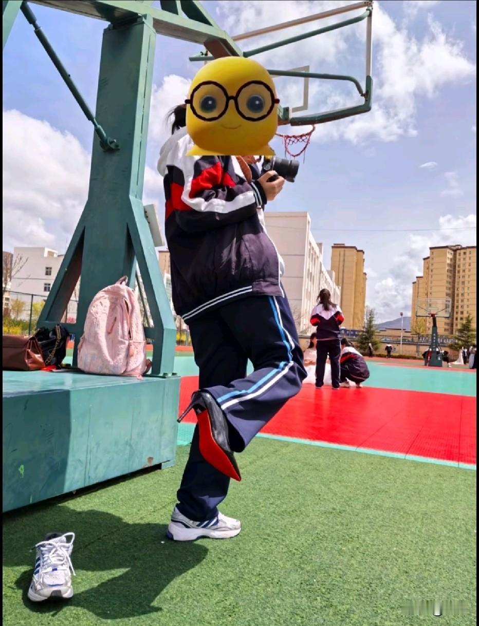 为啥只穿一只