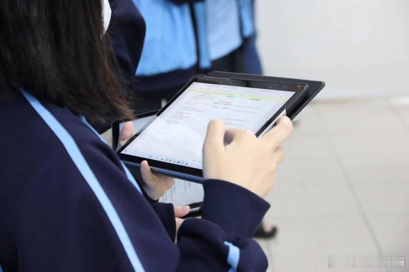 美国家长发起“退笔记本电脑”运动 呼吁回归纸笔教学海外新鲜事ai热点共创计划 美