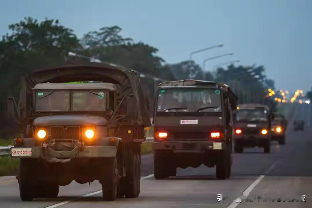13条战线开打，柬埔寨发起猛攻，泰国开始增兵，特朗普得偿所愿