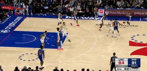 捡个篮板补篮~！ 