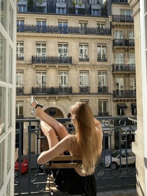 太喜欢巴黎民宿的阳台了