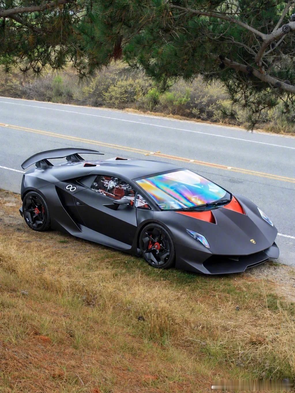 周一早，来感受Lamborghini Sesto Elemento的魅力 