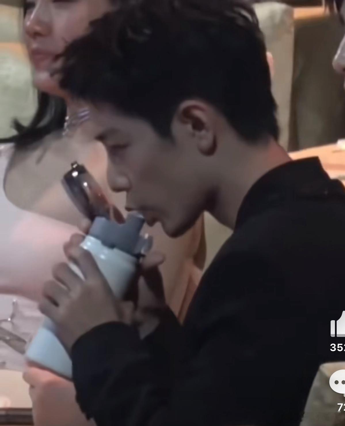 肖战这个喝水的杯子是什么牌子？ ​​​