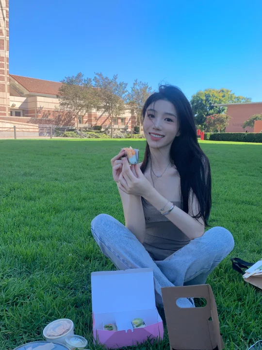 下课后草坪野餐 米其林手握🍣