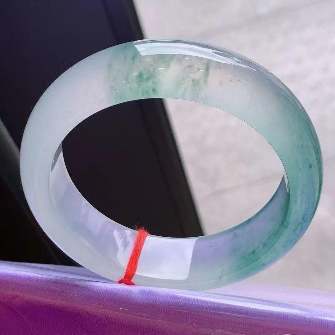 高冰飘绿正圈手镯，通透起胶，完美小七价，大圈口59.7*18.2*9mm对庄询