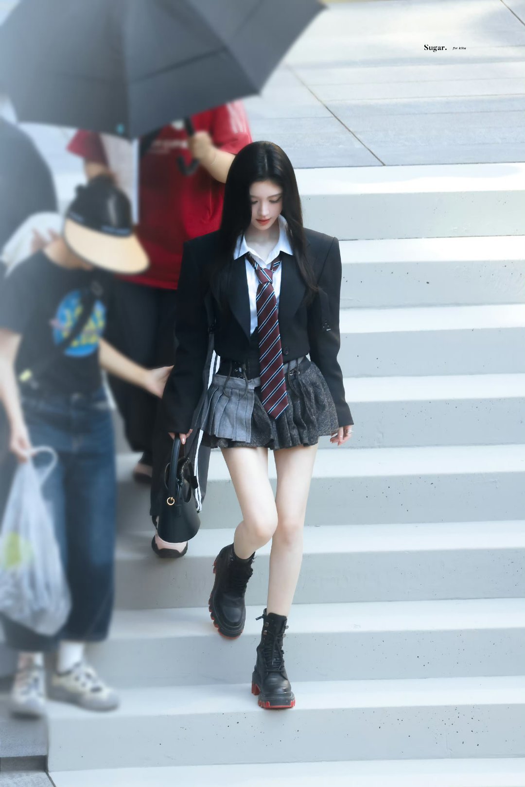鞠婧祎 jjy鞠婧祎苏绿夏 jjy鞠婧祎万花世界 “花在骄阳下盛开 我的爱永远为